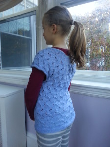 Child's vest knit in the round